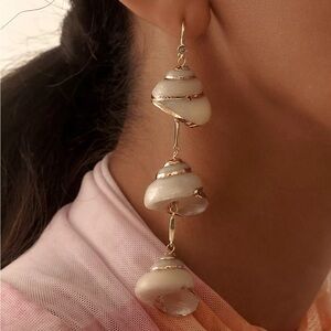NWT ⚜️🐚⚜️ Piper K Gorgeous Triple Conch Shell  Drop Earrings